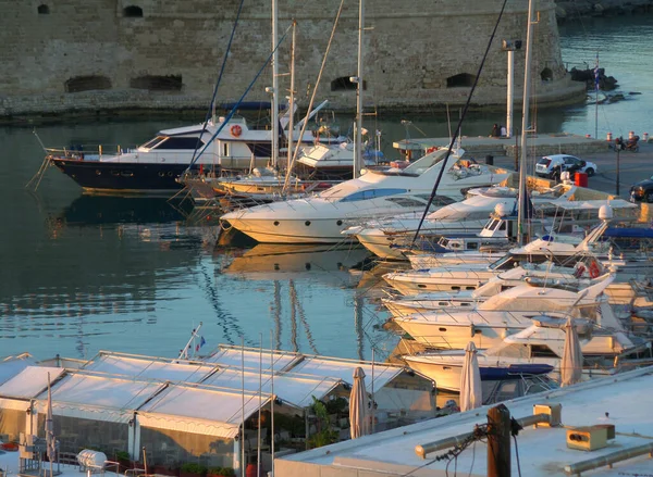 Marina Het Historische Fort Van Koules Het Ochtendzonlicht Heraklion Kreta — Stockfoto