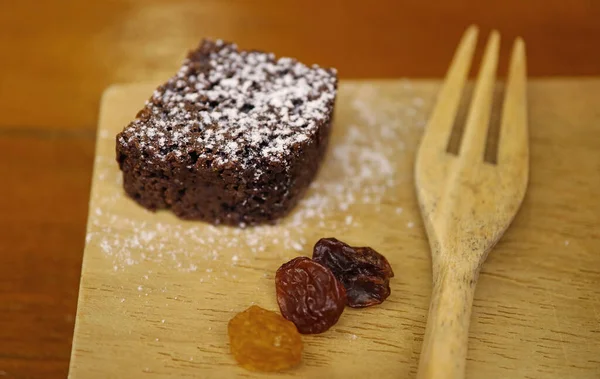 Fetta Ricco Gommoso Mini Brownie Cioccolato Con Uvetta — Foto Stock