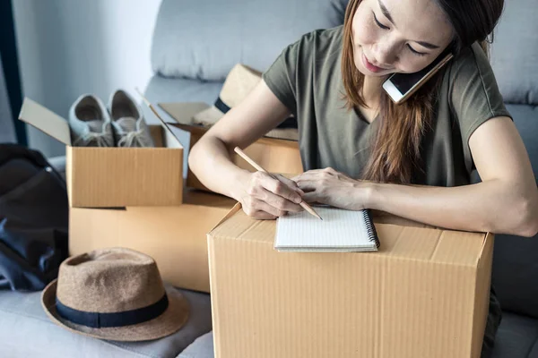 Young Asian Woman Working Online Business Using Smart Phone Checking — Stock Photo, Image