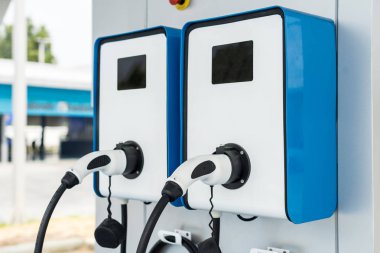 Elektrikli araç şarj istasyonu (Ev) için güç kablosu kaynağının tak