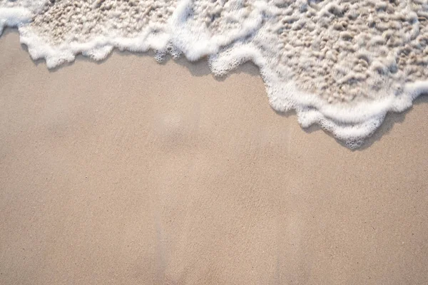 Delikatna Fala Oceaniczna Tropikalnej Piaszczystej Plaży Latem — Zdjęcie stockowe