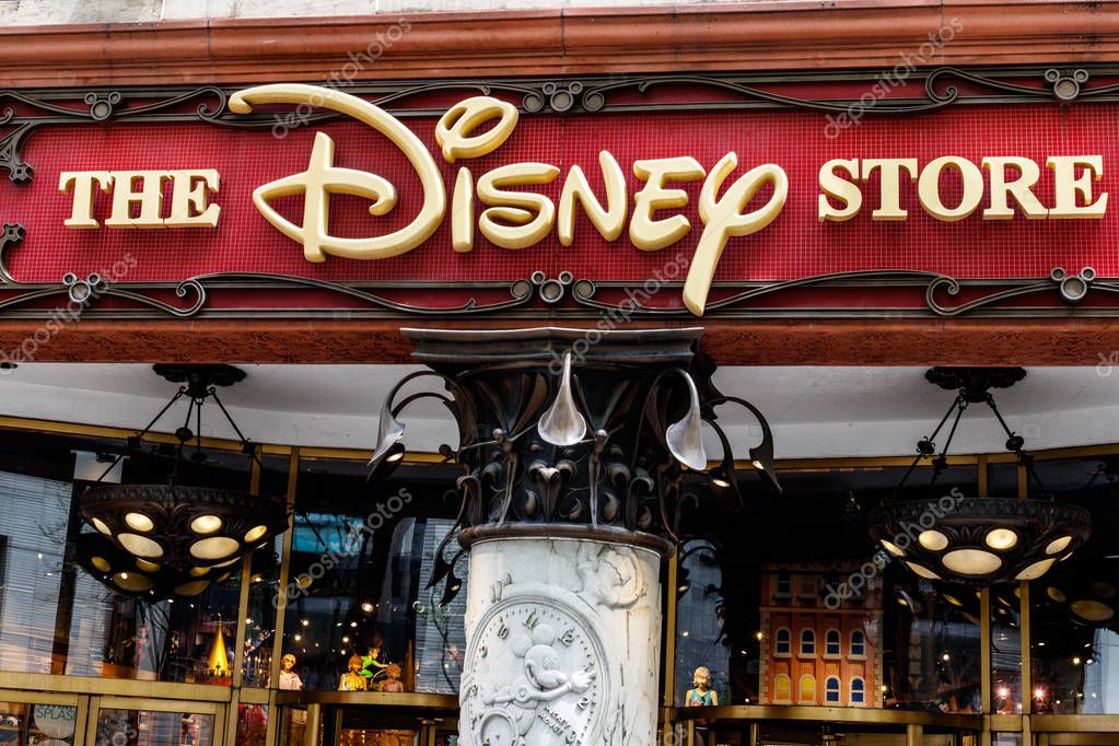 Chicago - Circa May 2018: Disney Store Retail Mall Location. Disney Store is the Official Site for Disney Shopping II