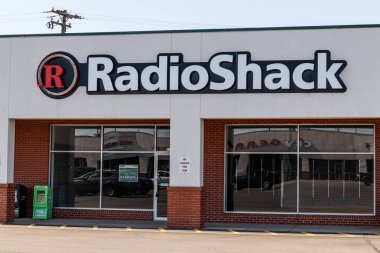 Indianapolis - Mayıs 2018 yaklaşık: Bir kepenkli Radioshack konum, sonra iflas başaramadım başka bir iş
