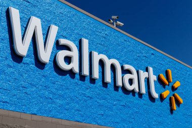 Indianapolis - Mayıs 2018 yaklaşık: Walmart perakende satış yerini. Walmart VII rakiplerle yetişmek için internet ve e-ticaret varlığını artırılması