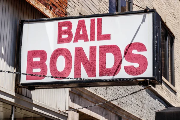Bail Bonds Signe Enchaîné Bâtiment — Photo