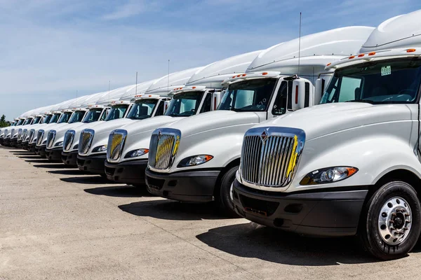 Indianapolis Circa June 2018 International Semi Tractor Trailer Trucks Lined — Stock Photo, Image