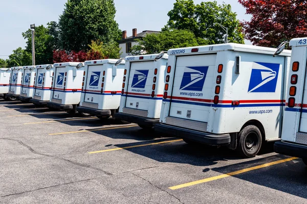 Logansport Circa Junho 2018 Usps Post Office Mail Trucks Correios — Fotografia de Stock