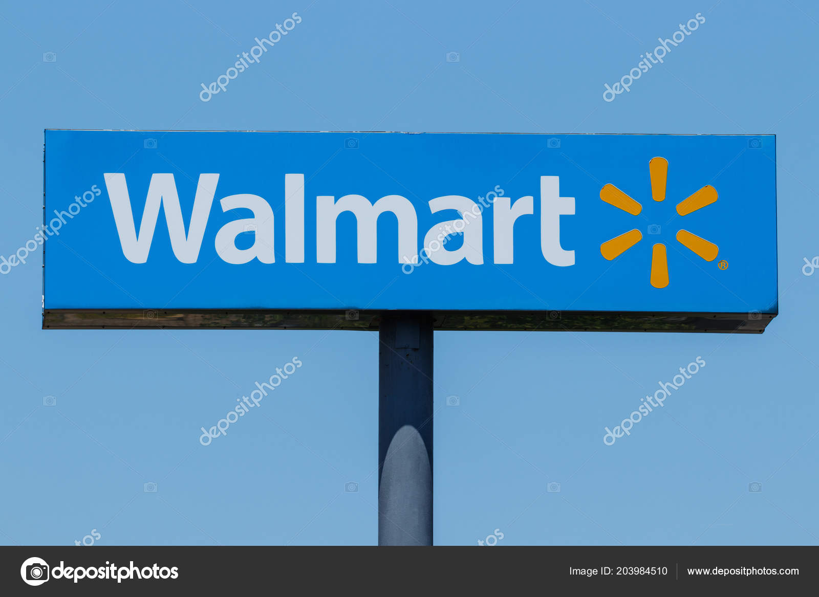 Lafayette Circa July 2018 Walmart Retail Location Walmart Boosting Its Stock Editorial Photo