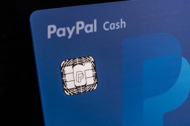 Indianapolis - Temmuz 2018 yaklaşık: Paypal banka nakit kartı. PayPal online ve mobil işlemleri sağlayan bir dijital ödeme platformu sunar ben