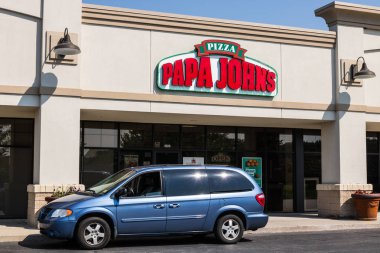 Mishawaka - yaklaşık Ağustos 2018: Papa John's eve servis Pizza restoran. Tartışmalı kurucusu John Schnatter oldu zorla dışarı Ceo olarak ben