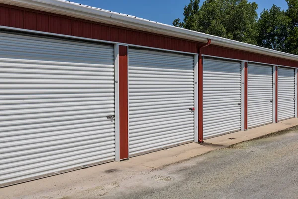 Numrerade Self Storage Och Mini Lagring Garage Enheter — Stockfoto