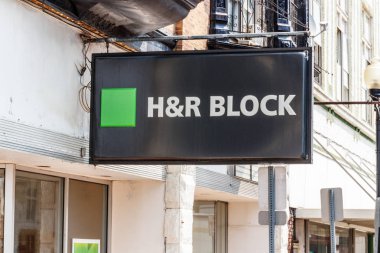 Hartford şehir - yaklaşık Ağustos 2018: H ve R blok perakende satış vergi hazırlık yerini. H ve R blok askeri eş Burslar gelir vergisi kursları IV için sunmaktadır.