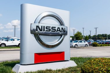Balıkçılar - yaklaşık Ağustos 2018: Logo ve tabela bir Nissan araba ve Suv Bayilik. Nissan Renault Nissan İttifakı VI parçasıdır