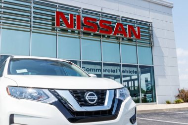 Balıkçılar - yaklaşık Ağustos 2018: Logo ve tabela bir Nissan araba ve Suv Bayilik. Nissan Renault Nissan İttifakı VI parçasıdır