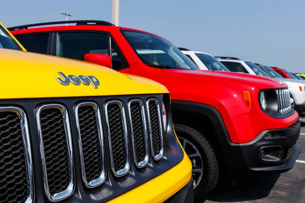 Noblesville Circa August 2018 Jeep Renegade Display Chrysler Jeep Dealership — Stock Photo, Image