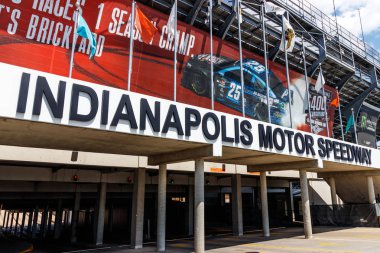 Indianapolis - yaklaşık Ağustos 2018: Indianapolis Motor Speedway Kapısı 2 giriş. IMS Hosts Indy 500 ve Brickyard 400 otomatik yarışları XIII