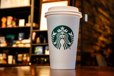 Lafayette - Ekim 2018 yaklaşık: Starbucks perakende kahve Mağazası. Starbucks küresel payet ortadan kaldırmak plastik 2020 IV amaçlamaktadır