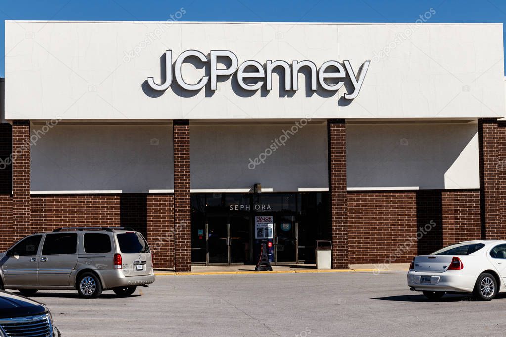 Lafayette - Circa October 2018: JC Penney Retail Mall Location. JCP is an Apparel and Home Furnishing Retailer V