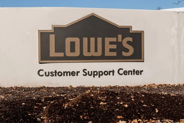 Indianapolis 2019 Január Körül Lowe Home Javítása Ügyfélszolgálati Központját Lowe — Stock Fotó