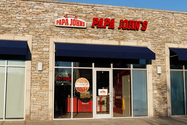 辛辛那提 2019年2月 约翰爸爸的外卖必胜客餐厅 约翰爸爸的是第三大外卖和比萨饼交付链在世界上我 — 图库照片