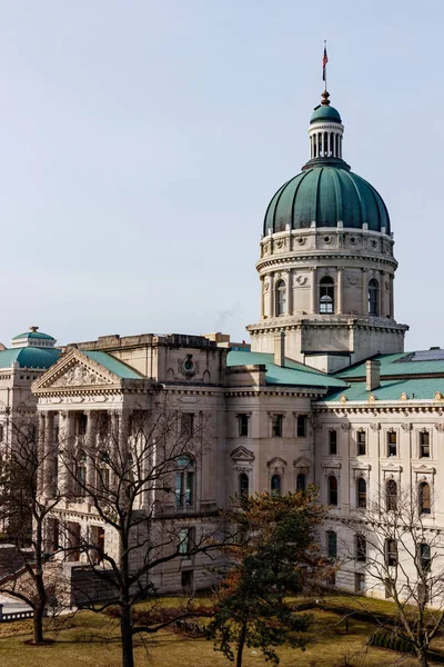 Indianápolis: Circa Marzo 2019: Indiana State House y Capitol Dome. Alberga al Gobernador, Asamblea y Corte Suprema I — Foto de Stock