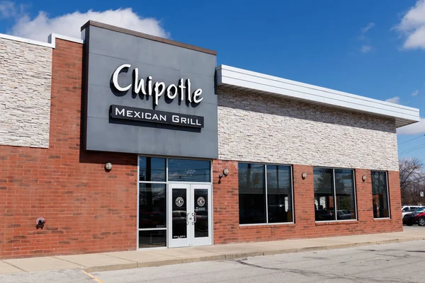 Indianapolis - Vers mars 2019 : Chipotle Mexican Grill Restaurant. Chipotle est une chaîne de restaurants Burrito Fast-Food II — Photo