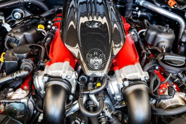 Indianapolis - Mart 2019: 3.8 litre çift turbo V8 motor bir Maserati Levante yaklaşık. Maserati olduğu Fiat Chrysler bir lüks araba bölümü ben