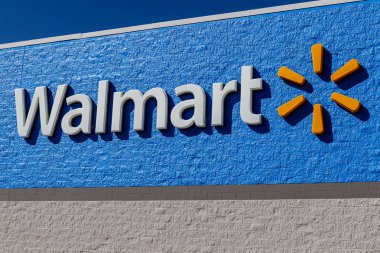Indianapolis - Mart 2019 yaklaşık: Walmart perakende satış yerini. Walmart IV rakiplerle yetişmek için internet ve e-ticaret varlığını artırılması