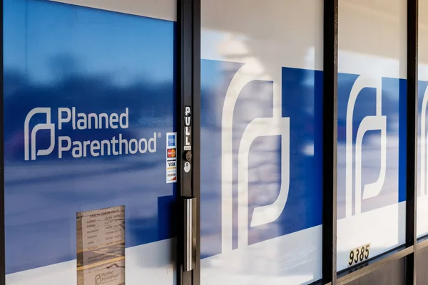 Indianapolis - Circa March 2019: Planned Parenthood Location. Planned Parenthood Provides Reproductive Health Services in the US II — Stock Photo, Image