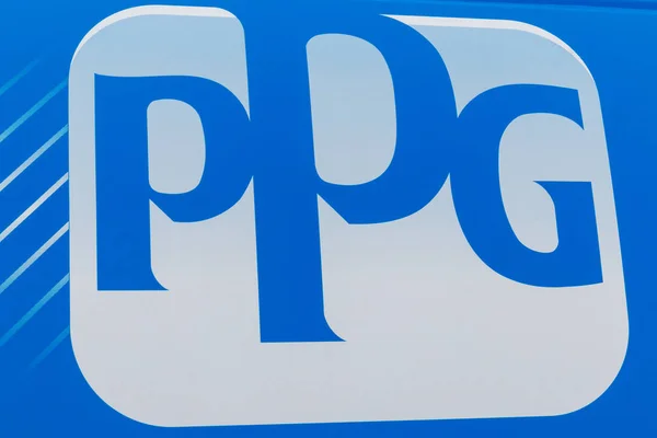 Indianápolis - Circa Março 2019: PPG Tintas entrega van. PPG Industries, é um fornecedor de tintas, revestimentos, materiais especiais, e fibra de vidro II — Fotografia de Stock
