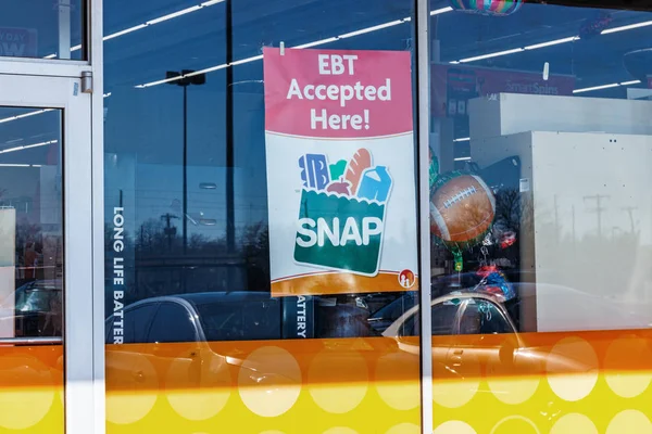 Indianapolis - Circa March 2019: SNAP and EBT Accepted here sign IV — Stock Photo, Image