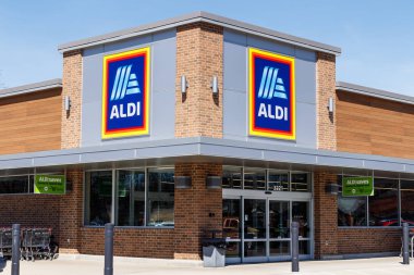 Muncie - Mart 2019 yaklaşık: Aldi indirim süpermarket. Bakkal öğeler, üretmek, et ve süt ürünleri, indirimli fiyatlarla II de dahil olmak üzere bir dizi aldi satıyor
