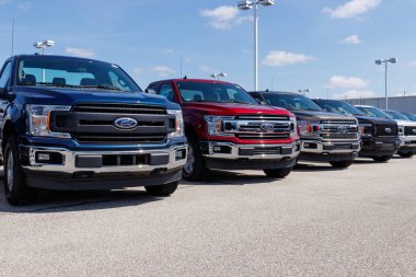Lafayette - Nisan 2019 yaklaşık: Bir Bayilik Ford F150 ekran. Ford Lincoln ve Motorcraft markaları altında ürünler satıyor ben