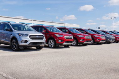 Lafayette - Nisan 2019 yaklaşık: Yerel Ford Otomobil ve kamyon Bayilik. Ford Lincoln ve Motorcraft markalar III altında ürünler satıyor