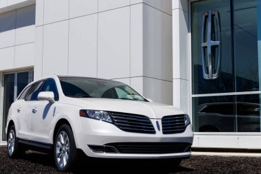 Fishers - Circa Nisan 2019: Lincoln Crossover ve Suv Bayilik. Lincoln, Ford Motor Company I'in bir bölümüdür.