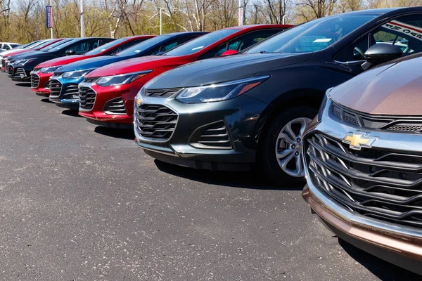 Noblesville - Sekitar April 2019: Chevrolet Automobile Dealership. Chevy adalah bagian dari General Motors — Stok Foto