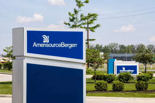 Whitestown - Circa maggio 2019: AmerisourceBergen Pharmaceutical Distribution Center. Walgreens (WBA) detiene una partecipazione del 26% in AmerisourceBergen II — Foto Stock