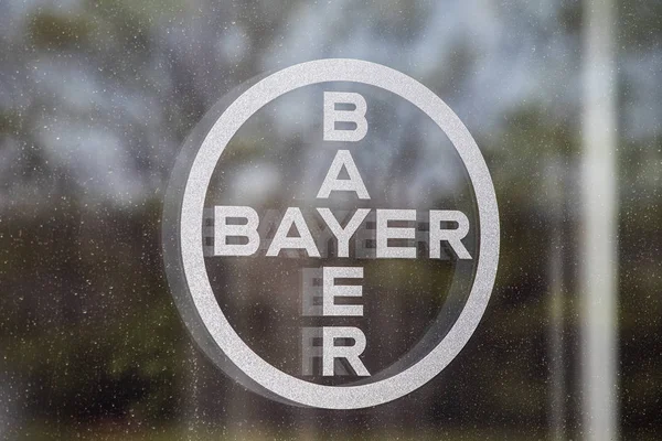 Weißestadt - ca. Mai 2019: bayer ag logo. Bayer ist nach Monsanto-Übernahme für Glyphosat-Klagen verantwortlich — Stockfoto