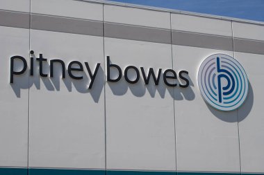 Whitestown - Mayıs 2019: Pitney Bowes dağıtım merkezi. Pitney Bowes posta metre köklerinden dijital bir şirkete dönüşüyor.