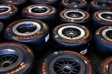 Indianapolis-Circa Mayıs 2019: Firestone Firehawk lastikler yarış için hazırlanmıştır. Firestone lastikler IndyCar ı özel lastik
