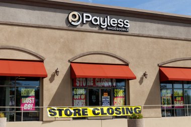 Las Vegas-Circa Haziran 2019: Payless Shoesource mağaza kapanış satış. Birçok tuğla ve harç konumları online perakendeciler baskı altında ı