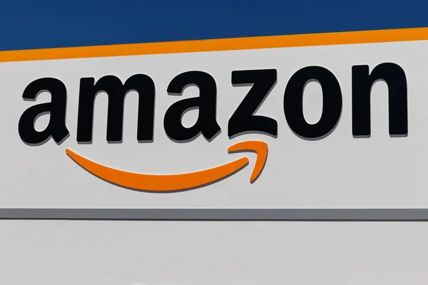 लास वेगास सुमारे जून 2019: Amazon.com फुलफिलमेंट सेंटर. अॅमेझॉन ही अमेरिकेतील सर्वात मोठी इंटरनेट आधारित रेटायलर कंपनी आहे — स्टॉक फोटो, इमेज
