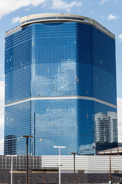 Las Vegas - Circa junio 2019: The Drew Las Vegas. Comprado por Marriott en 2018, este fue el inacabado Fontainebleau Resort II — Foto de Stock