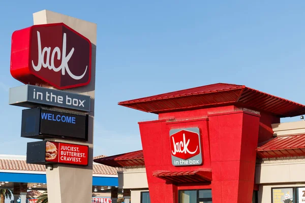 Лас-Вегас-близько червня 2019: Джек-в-поле швидкого харчування ресторан. Джек-в-коробці славиться своїми двома за 99 відсотка тако в — стокове фото