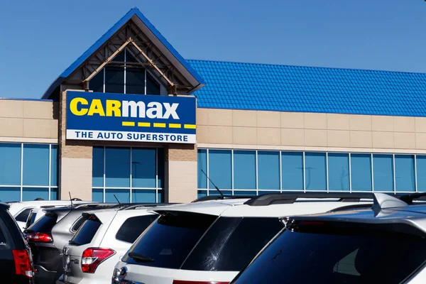 Λας Βέγκας-γύρω στις 2019 Ιουνίου: CarMax αντιπροσωπεία αυτοκινήτων. Η CarMax είναι η μεγαλύτερη χρησιμοποιούμενη και προ-ιδιόκτητη λιανική πώληση αυτοκινήτων στις ΗΠΑ II — Φωτογραφία Αρχείου