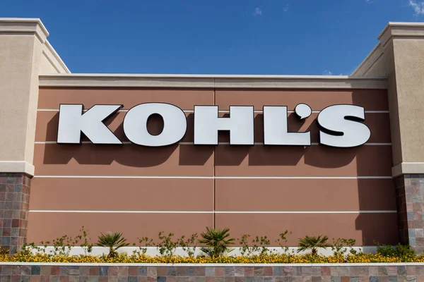 Las Vegas - Circa junio 2019: Kohl 's Retail Store Location. Kohl 's está aceptando devoluciones de Amazon gratuitamente I — Foto de Stock