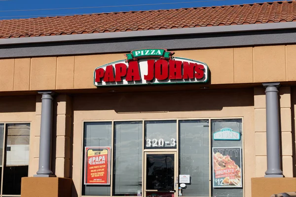 拉斯维加斯 - Circa 2019 年 6 月:爸爸约翰的外带披萨餐厅。爸爸约翰的是世界第三大的外运和比萨饼配送链,我 — 图库照片
