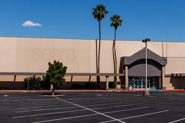 Las Vegas - Circa junio 2019: Tienda Sears recientemente cerrada. Sears ha alegado que ESL Investments despojó a la empresa I de miles de millones de dólares en activos — Foto de Stock