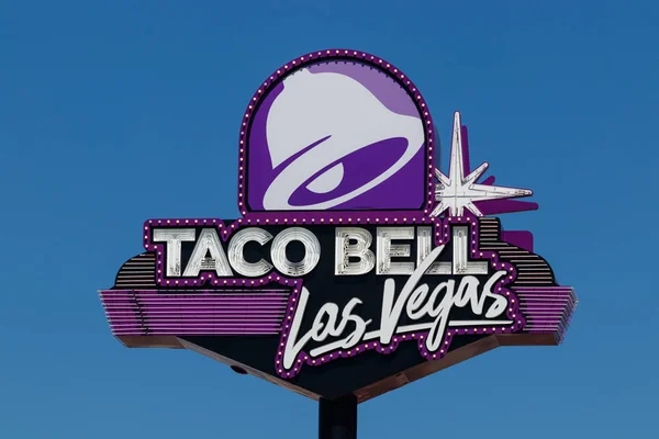Las Vegas - Circa Junho 2019: Taco Bell Retail Fast Food Localização. Taco Bell é um subsidiário da Yum! Marcas I — Fotografia de Stock