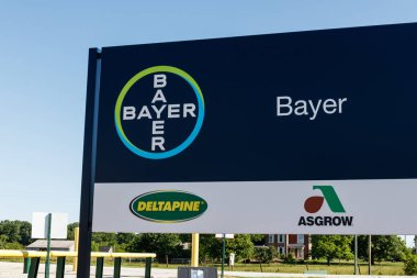 Talih kuşu - Haziran 2019: Bayer Ürün Bilim Tohumu Üretimi. Monsanto 'nun satın alınmasından sonra, Bayer glifosat davalarından sorumlu oldu.